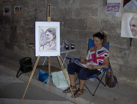 Michelle Consalvo, la pittrice di Capurso che dipinge con il vino